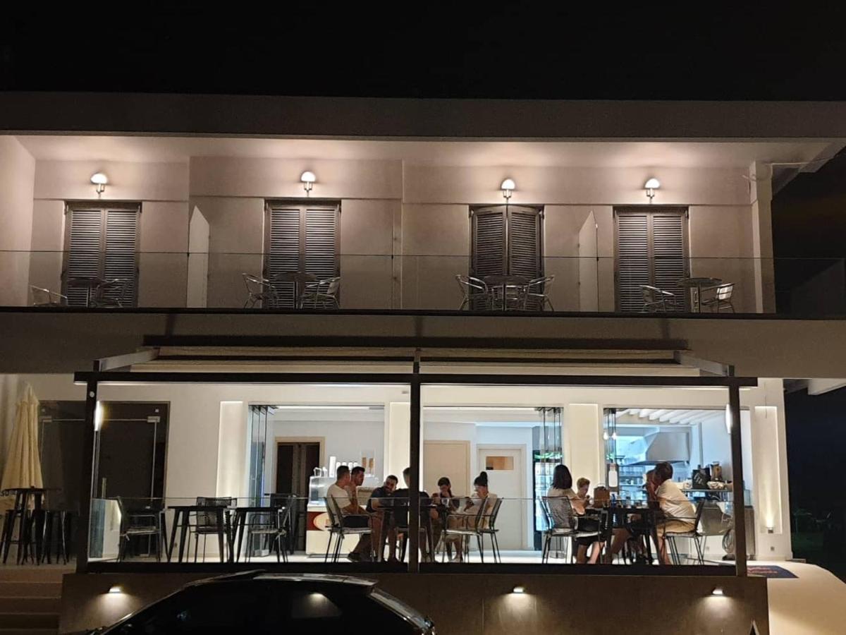 Angelo Cafe Hotel Толон Экстерьер фото