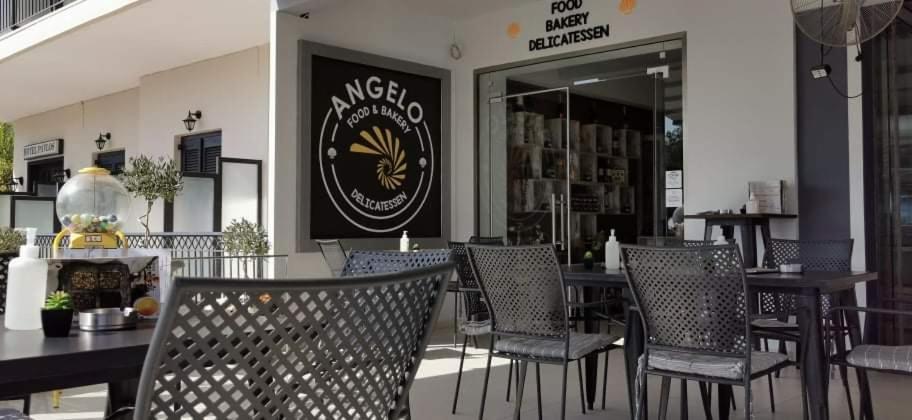 Angelo Cafe Hotel Толон Экстерьер фото