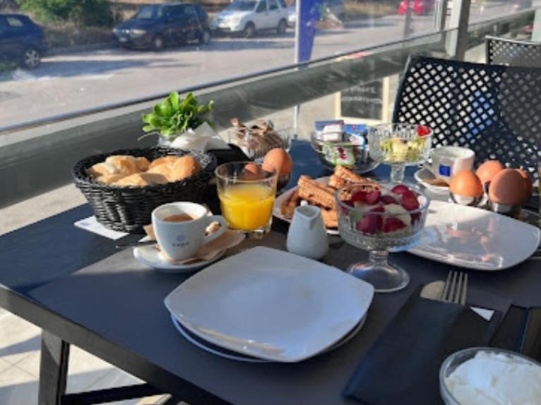 Angelo Cafe Hotel Толон Экстерьер фото